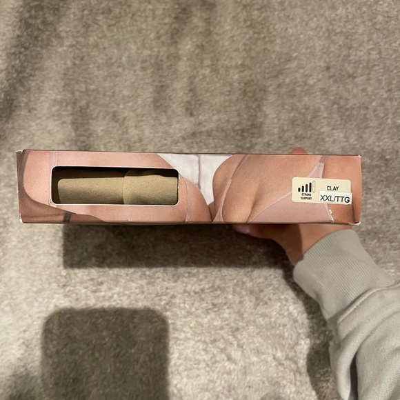 Skims Brief Bodysuit - Picture 2 of 3